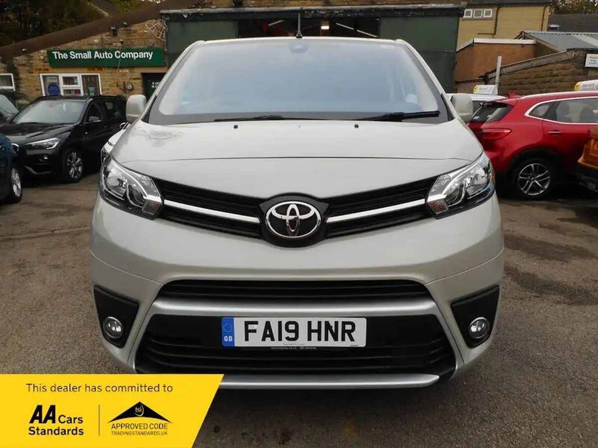 2019-toyota-proace-big-3