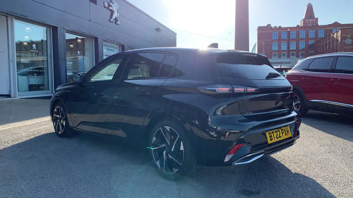 2022-peugeot-308-12-puretech-allure-premium-eat8-big-4