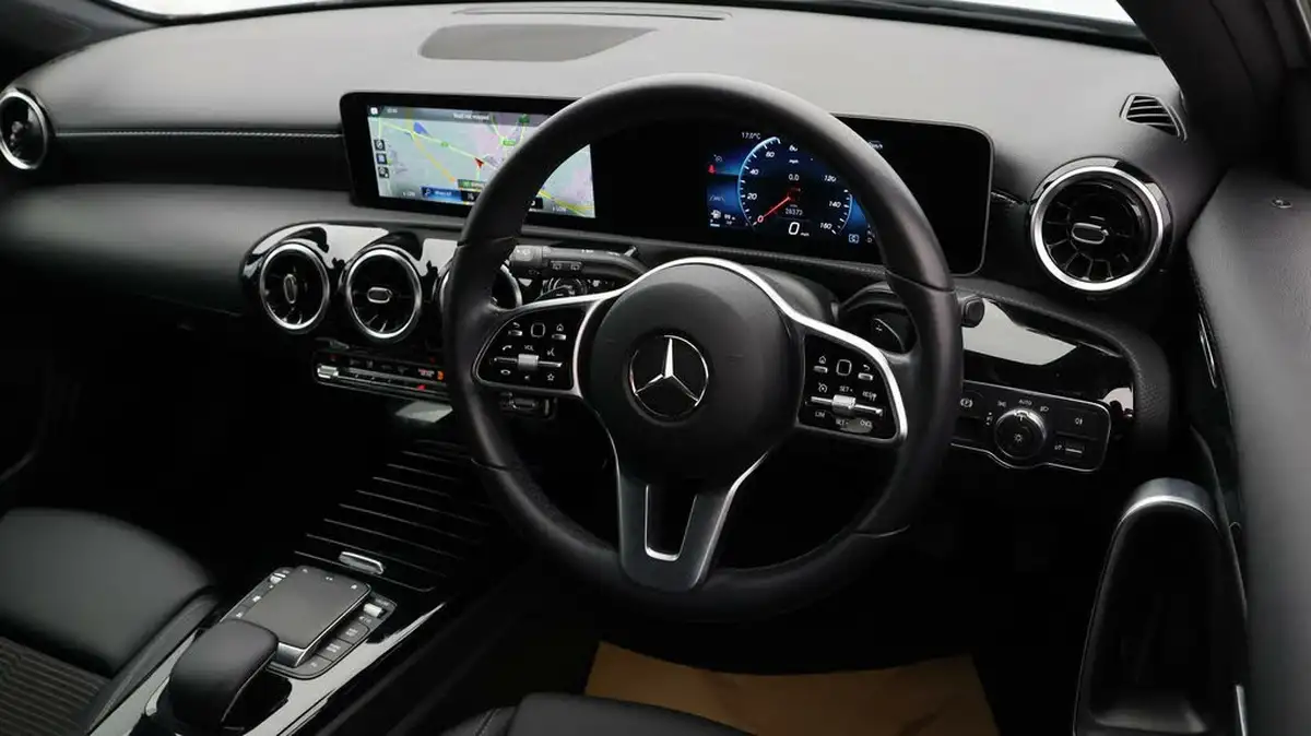 2019-mercedes-benz-a-class-20d-a200d-sport-executive-hatchback-5d-big-8