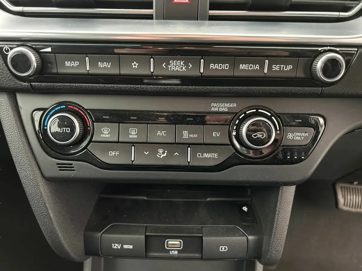 2021-kia-e-niro-ev-3-big-18