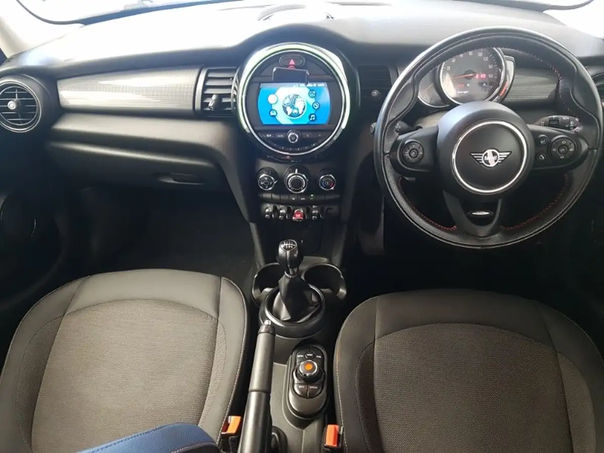 2024-jeep-avenger-12-gse-summit-e-hybrid-48v-auto-big-2