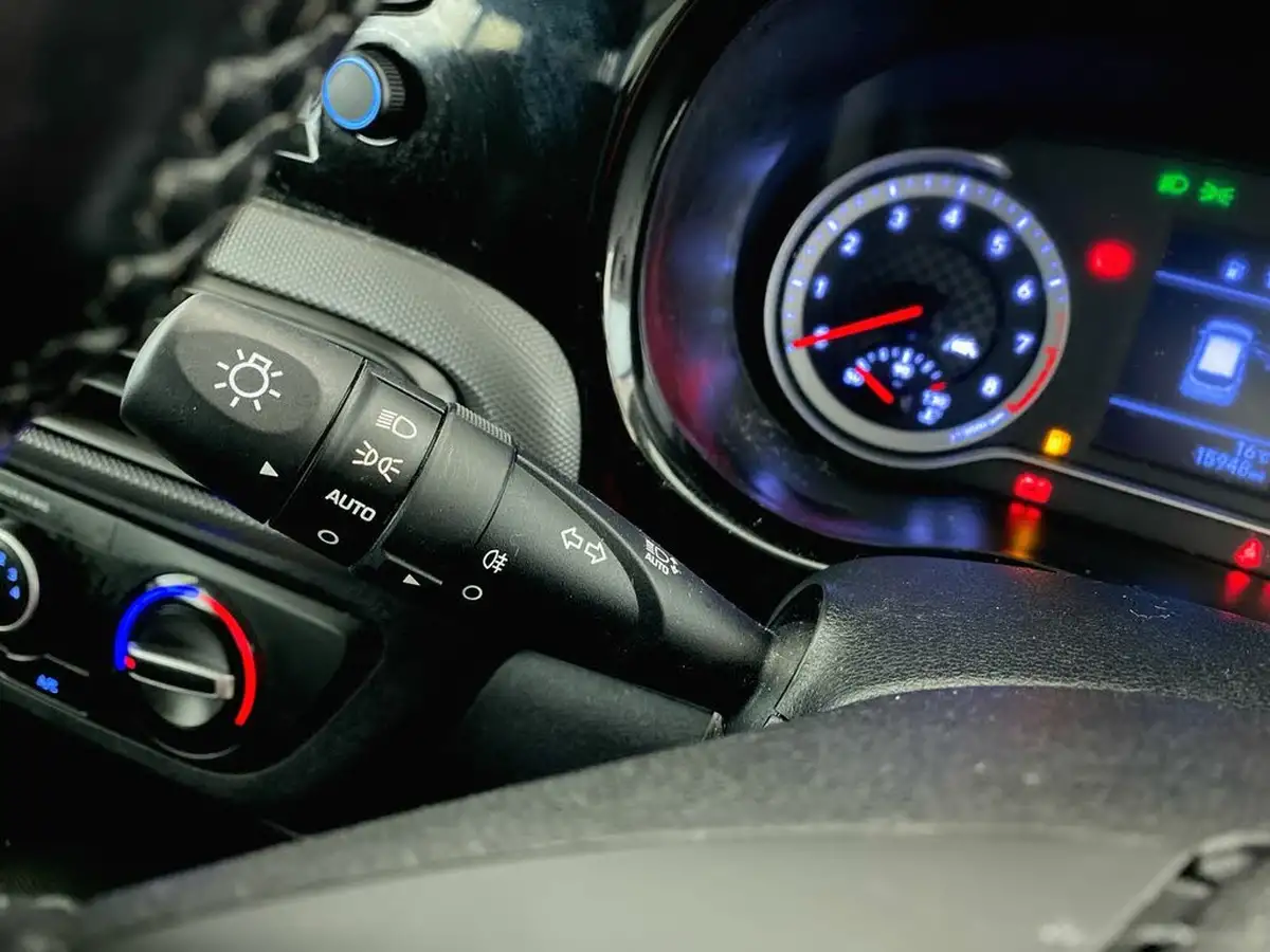 2021-hyundai-i10-10-se-connect-big-31
