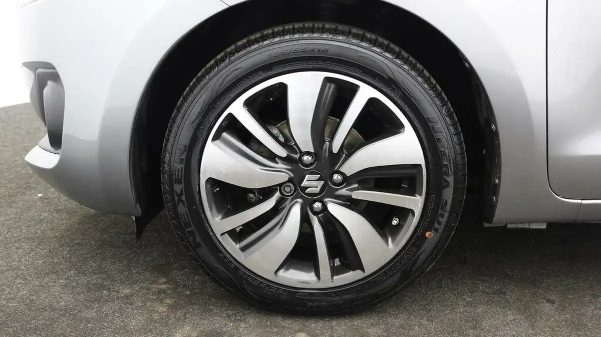 2019-suzuki-swift-10-boosterjet-sz5-shvs-big-17
