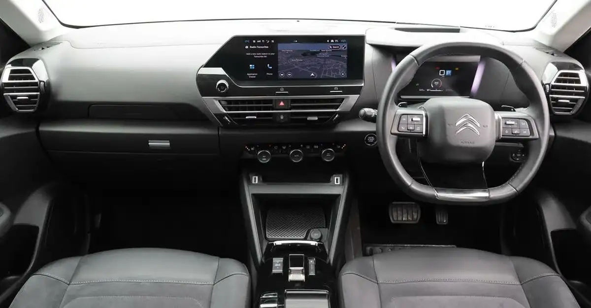 2023-citroen-c4-15bluehdi-shine-plus-big-13