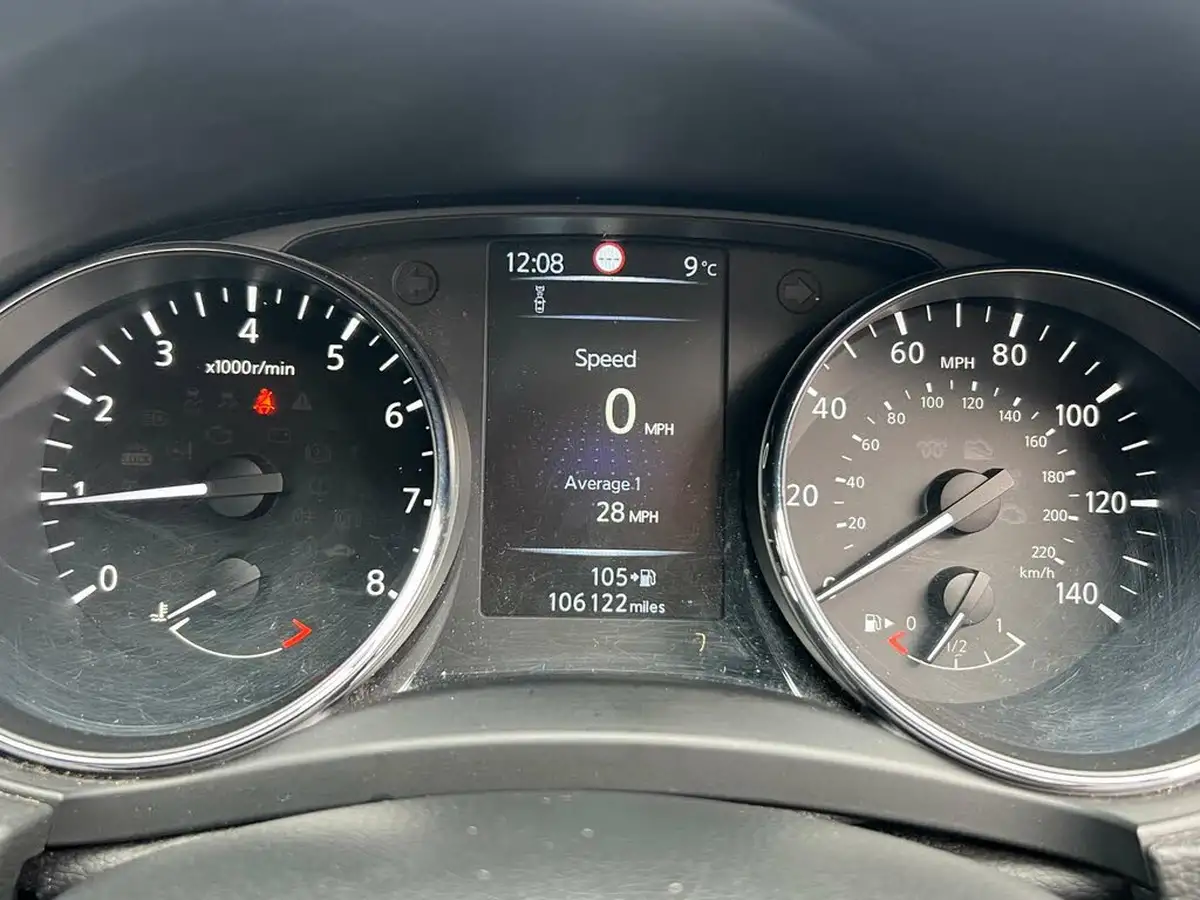 2015-nissan-qashqai-12-n-tec-big-47