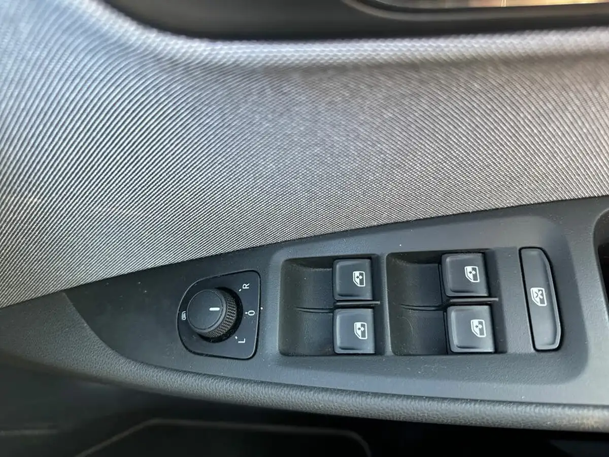 2019-seat-leon-16tdi-se-dynamic-ss-hatchback-dsg-big-17