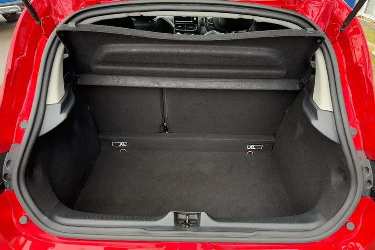 2018-renault-clio-09-tce-signature-nav-big-20