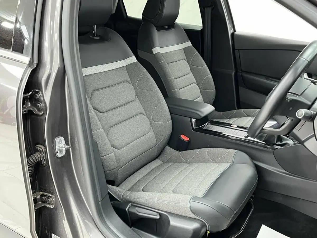 2021-citroen-c4-12-puretech-shine-130ps-big-25