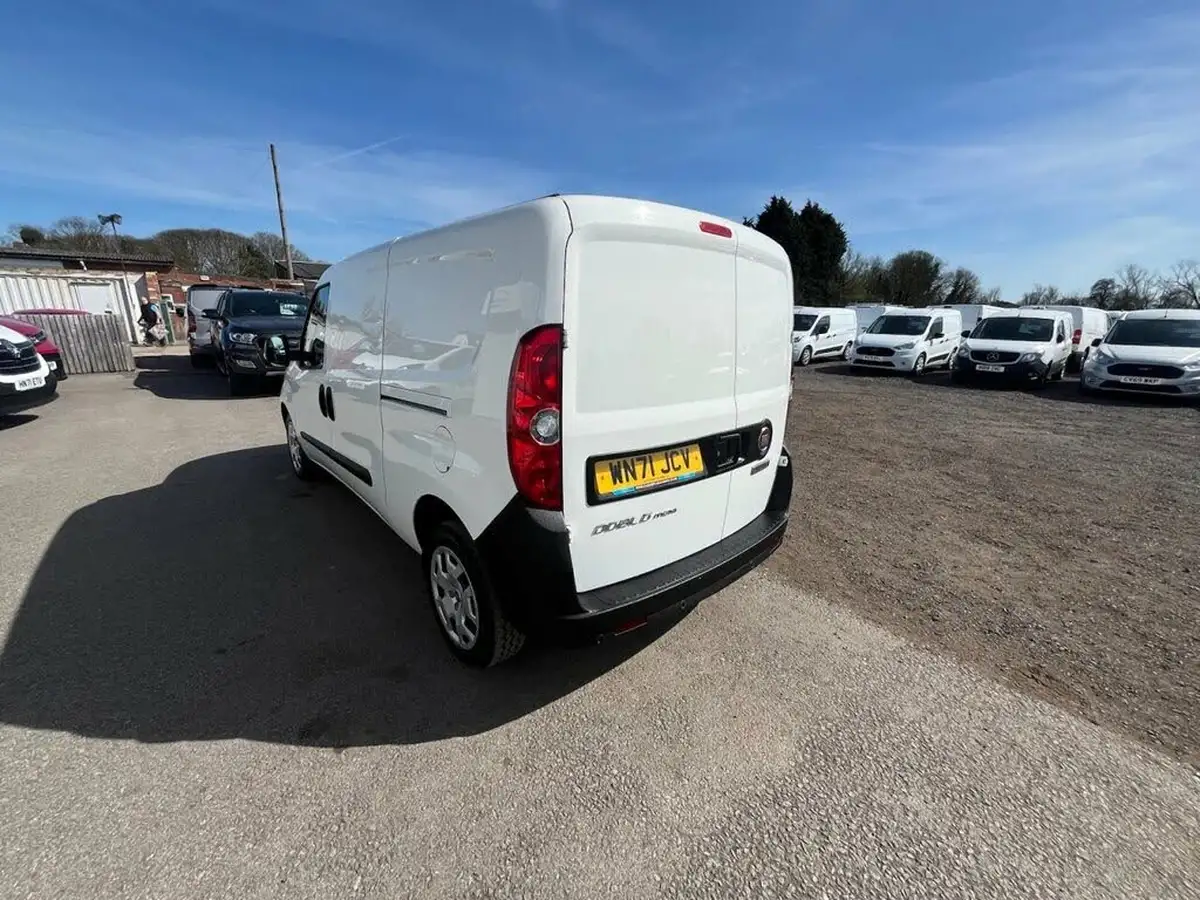 2021-fiat-doblo-cargo-16td-l2h1-maxi-tecnico-120bhpeu6dt-panel-van-big-4