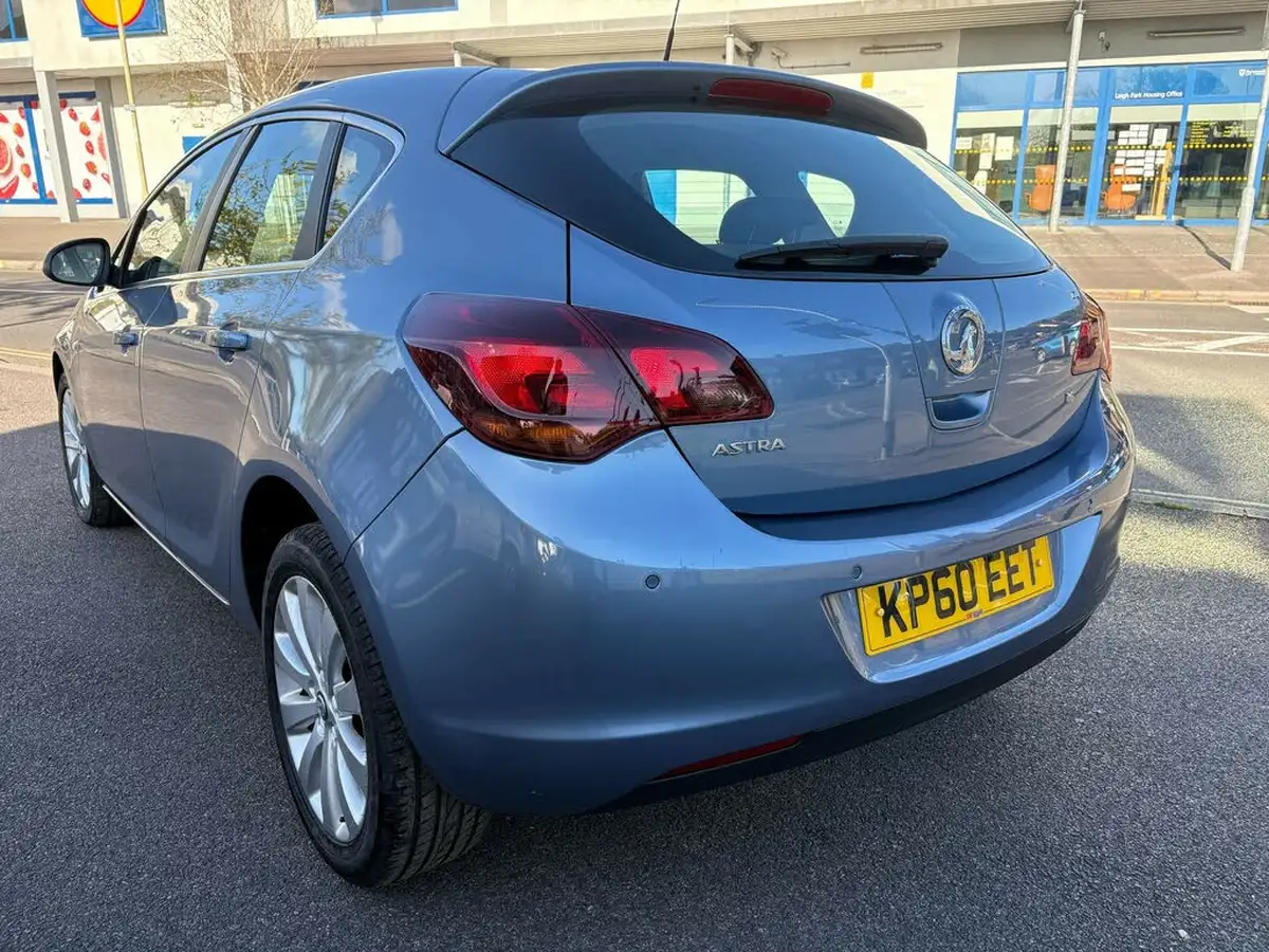 2010-vauxhall-astra-16-se-115ps-hatchback-auto-big-7
