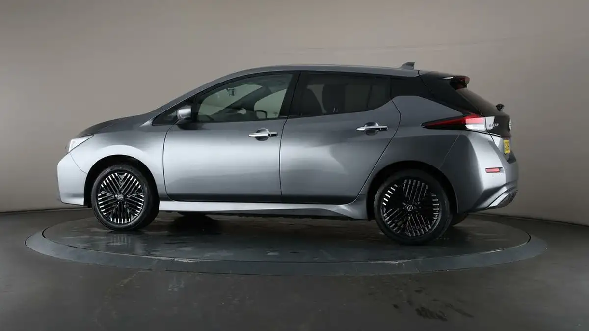 2022-nissan-leaf-e-e-tekna-59kwh-big-69