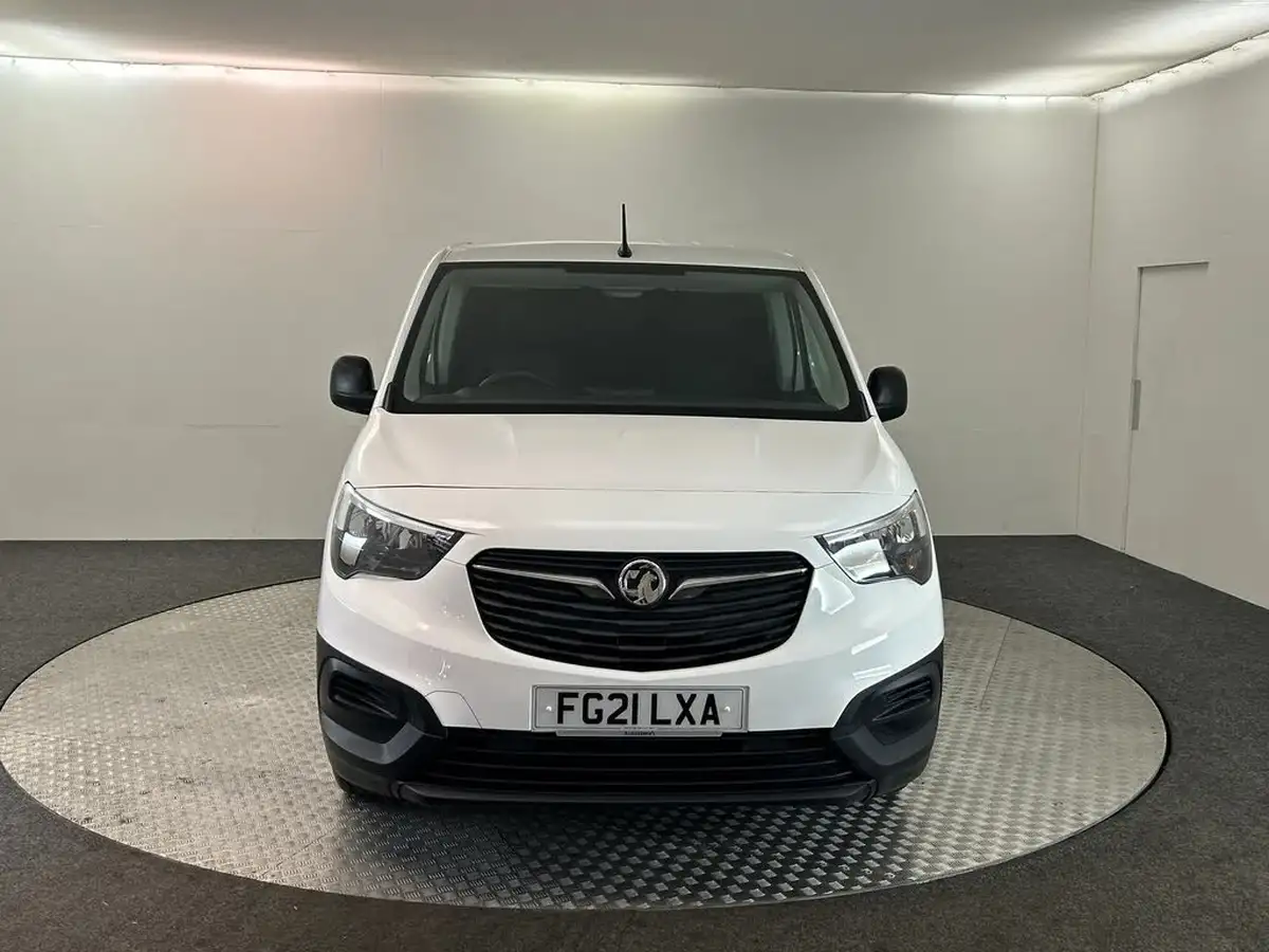 2021-vauxhall-combo-15cdti-dynamic-2300-100pseu6dt-l2h1-panel-big-12