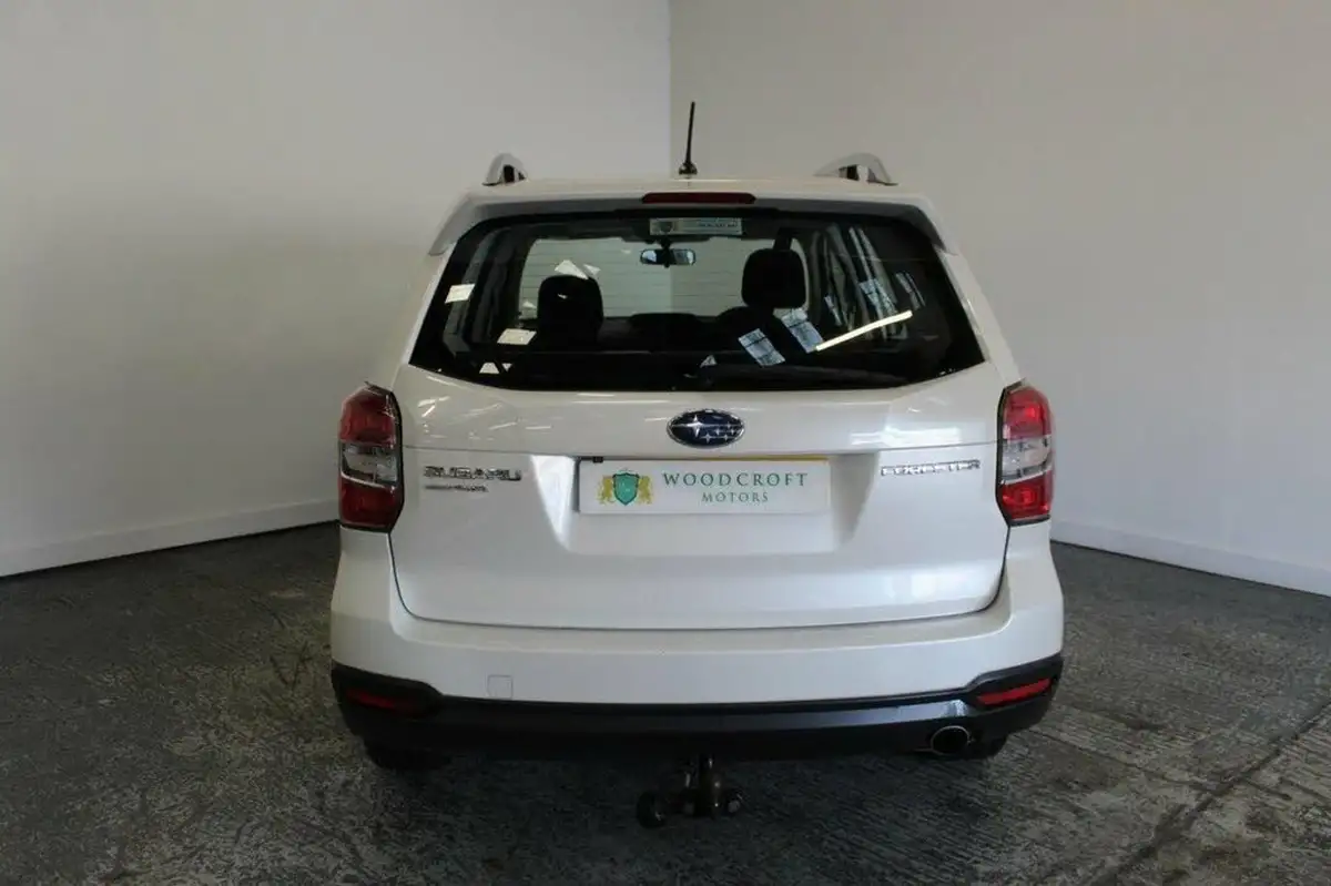 2014-subaru-forester-20-xe-premium-lineartronic-big-9