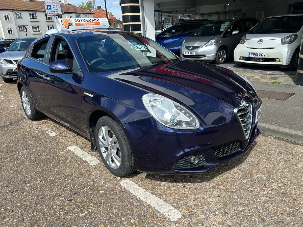 2012-alfa-romeo-giulietta-14-lusso-tb-multiair-170bhp-big-0