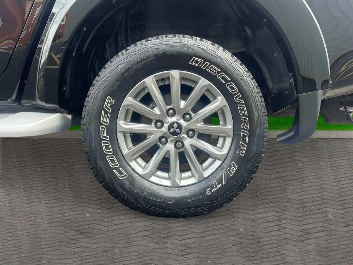 2019-mitsubishi-l200-24di-d-warrior-eu6b-auto-big-13