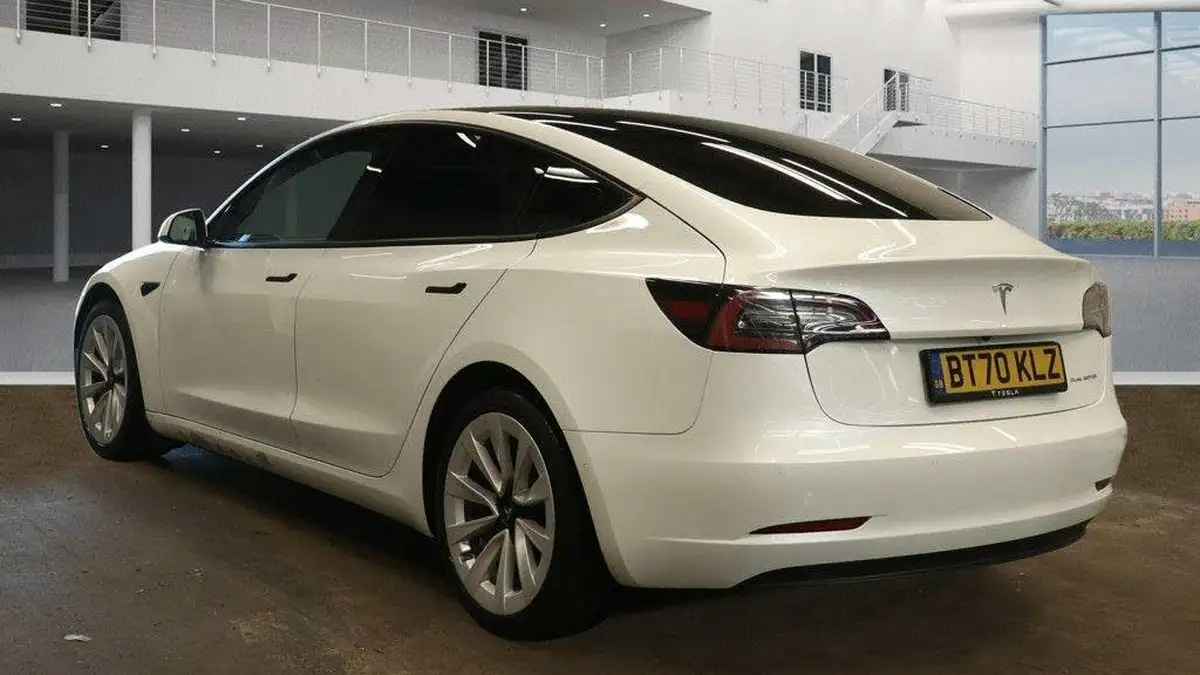 2020-tesla-model-3-e-long-range-big-2