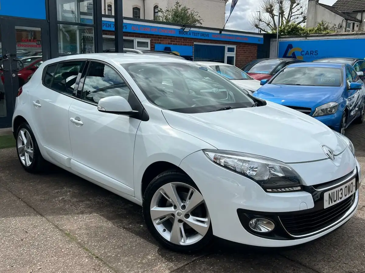 2013-renault-megane-16-dynamique-tom-tom-16v-110bhp-hatchback-5d-big-46