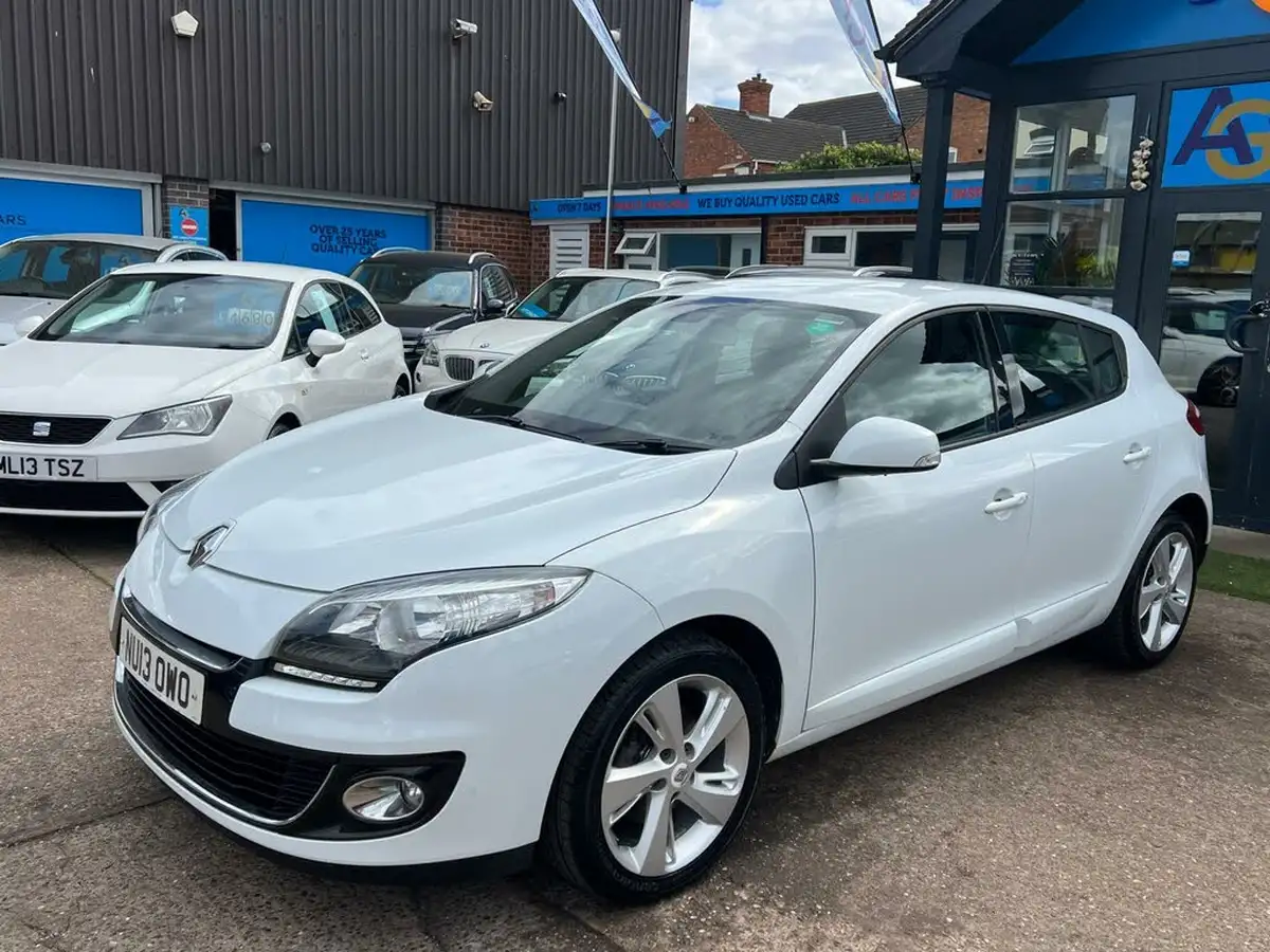 2013-renault-megane-16-dynamique-tom-tom-16v-110bhp-hatchback-5d-big-18
