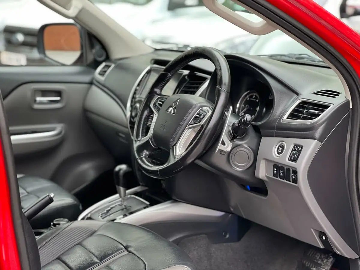 2018-mitsubishi-l200-24di-d-barbarian-sda-auto-big-15