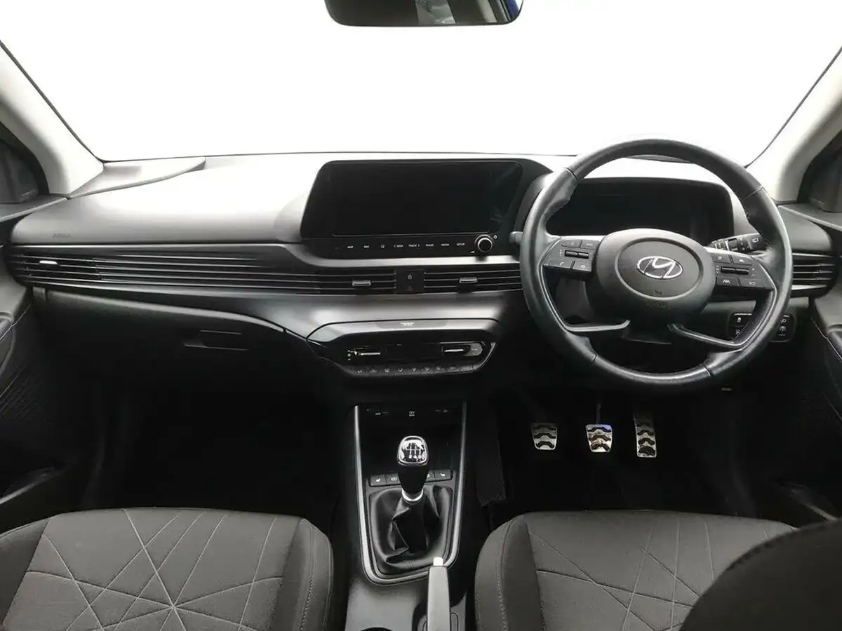 2022-hyundai-bayon-10-t-gdi-premium-120ps-big-12