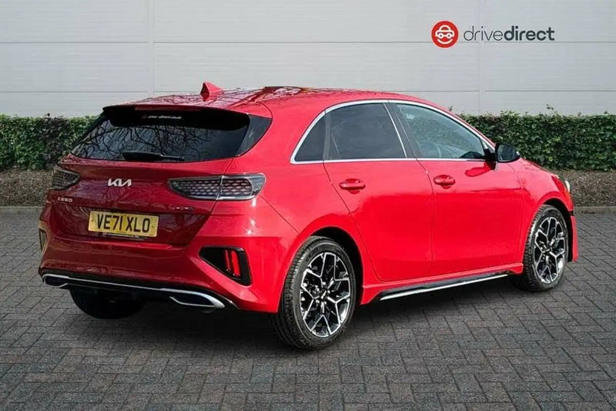 2022-kia-ceed-15-t-gdi-gt-line-big-2