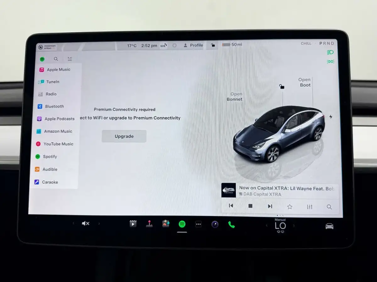 2022-tesla-model-y-e-long-range-big-32