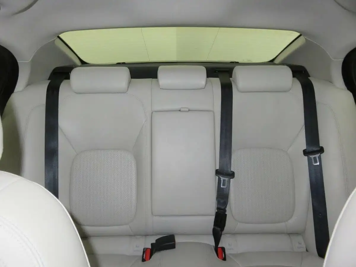 2015-jaguar-xe-20td-portfolio-163ps-auto-big-45