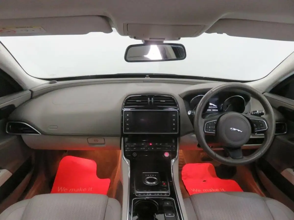 2015-jaguar-xe-20td-portfolio-163ps-auto-big-21