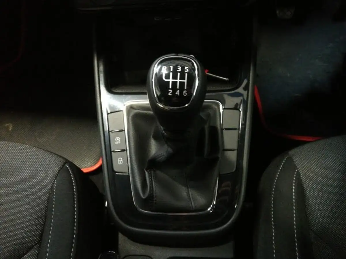 2024-skoda-fabia-10-tsi-colour-edition-116ps-big-11