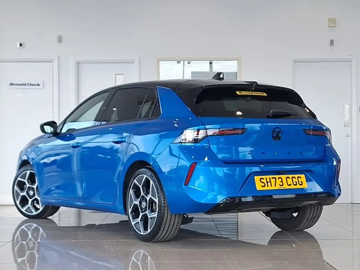 2023-vauxhall-astra-12-turbo-gs-hatchback-auto-big-1