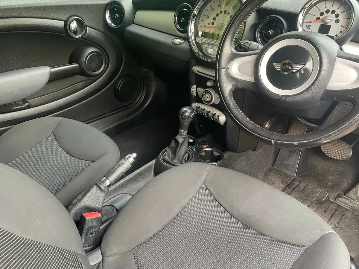 2009-mini-cooper-14-one-95bhp-auto-big-1