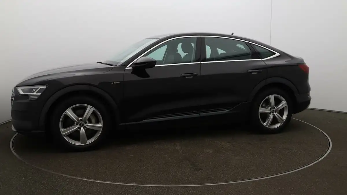 2021-audi-e-tron-55e-technik-sportback-big-59