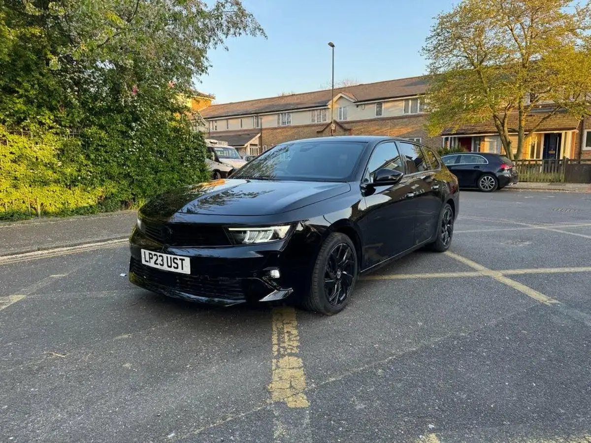 2023-vauxhall-astra-12-turbo-gs-sport-tourer-auto-big-4