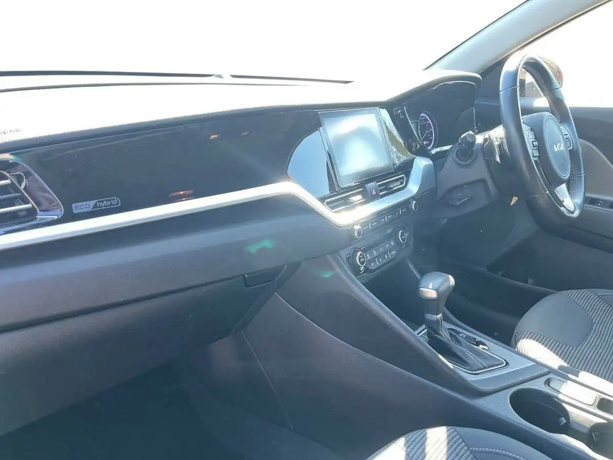 2022-kia-niro-16-gdi-2-139bhp-156kwh-big-1