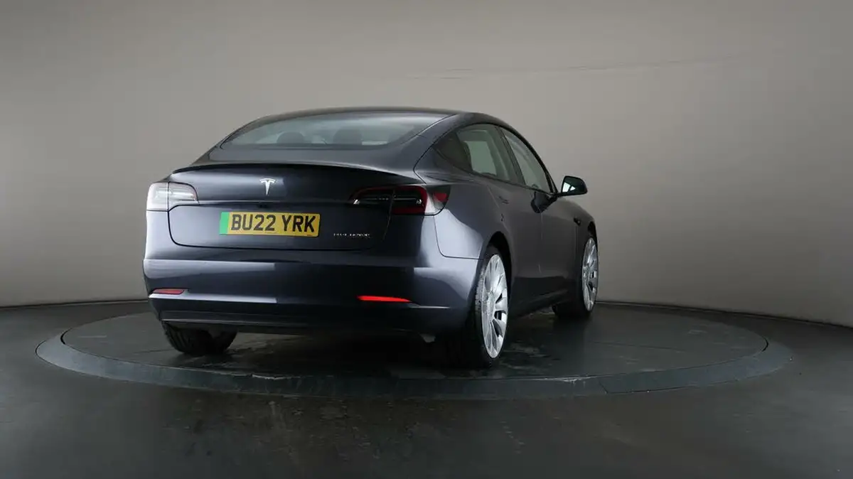 2022-tesla-model-3-e-performance-big-63