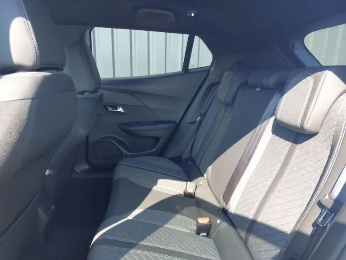 2024-peugeot-2008-suv-12-puretech-allure-130ps-eat8-big-5