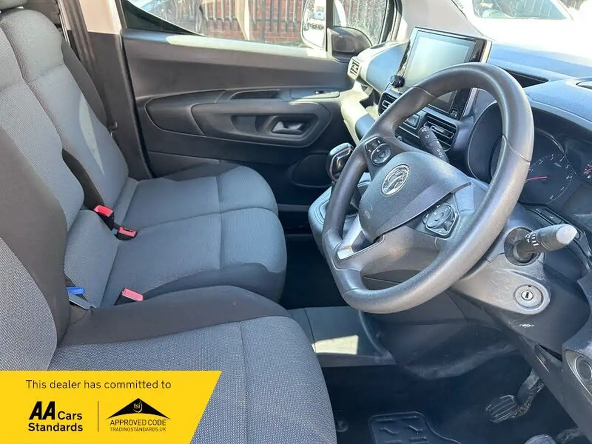 2021-vauxhall-combo-15cdti-sportive-2300-100pseu6dt-l1h1-panel-big-9