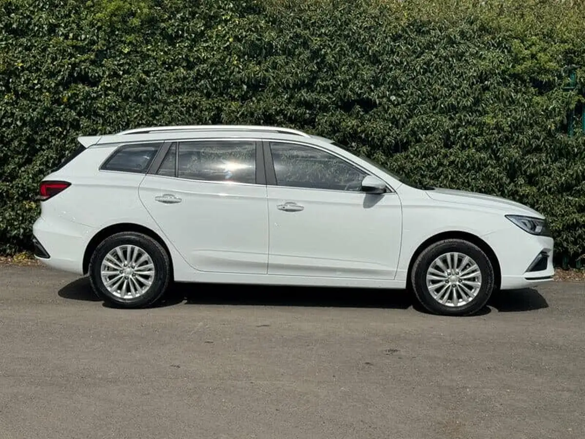 2021-mg-mg5-e-exclusive-ev-big-28