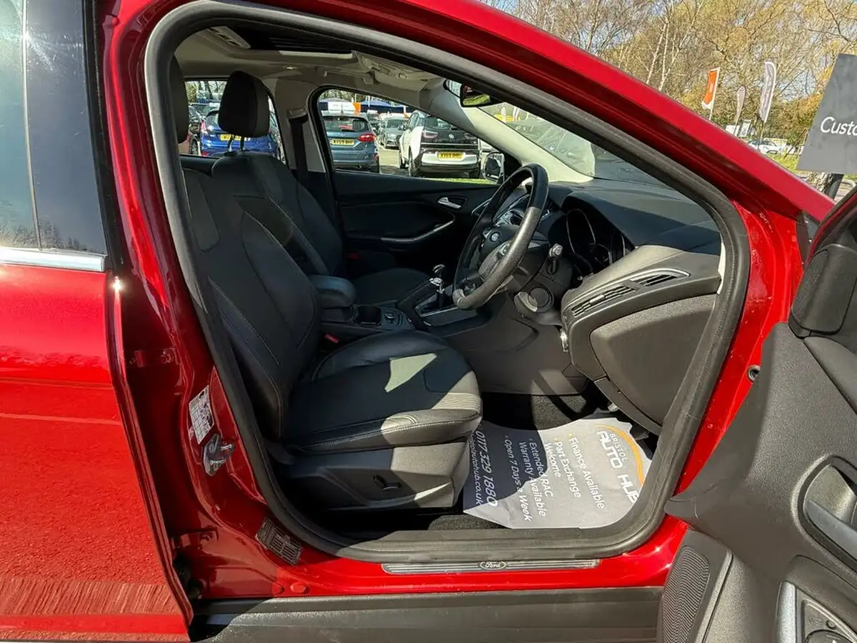 2013-ford-focus-16-titanium-x-182ps-hatchback-big-10