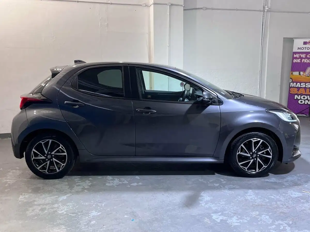 2023-toyota-yaris-15-vvt-i-design-big-9