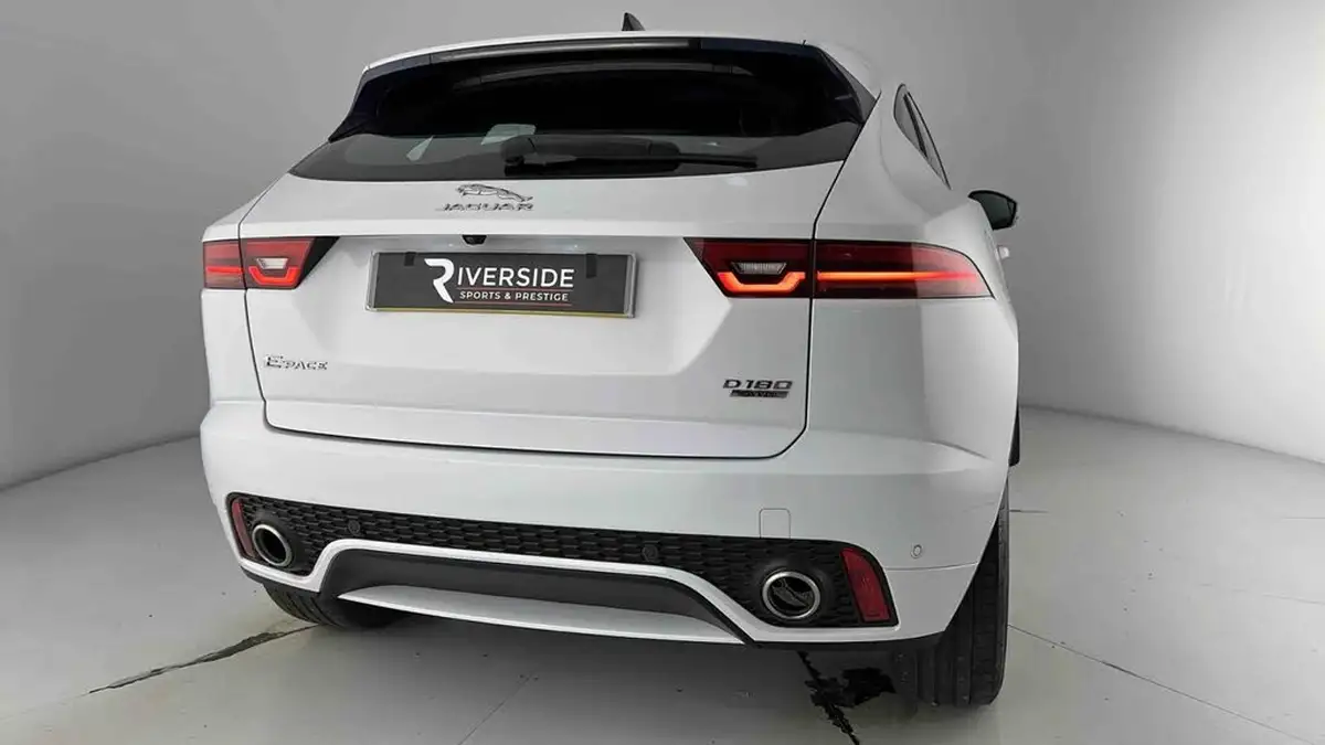 2020-jaguar-e-pace-20-i4d-chequered-flag-180ps-big-28