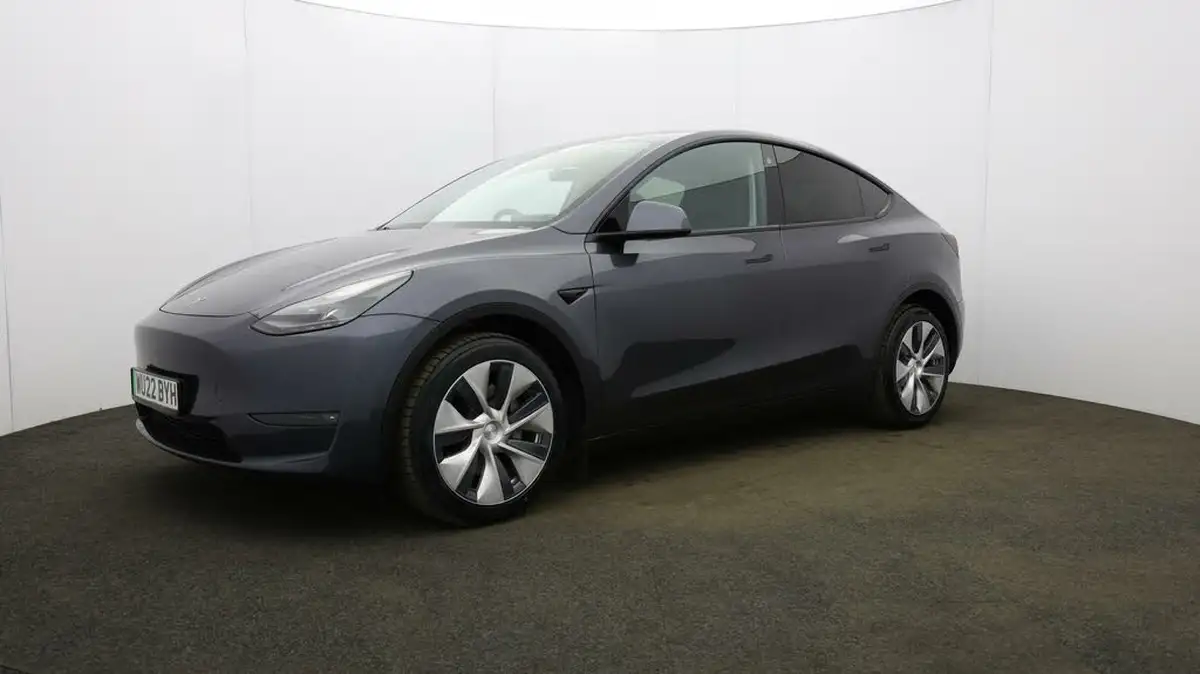 2022-tesla-model-y-e-long-range-big-29