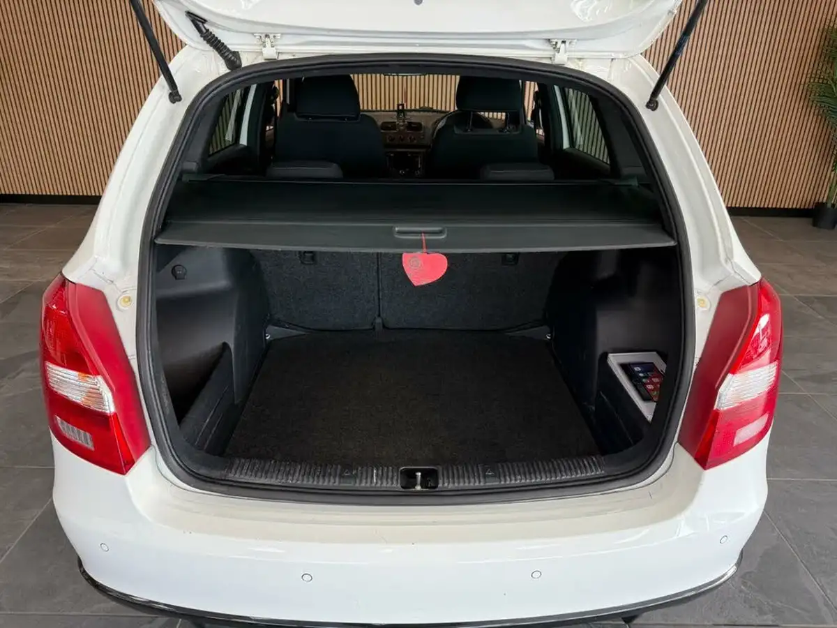 2014-skoda-fabia-12-monte-carlo-105ps-estate-big-25