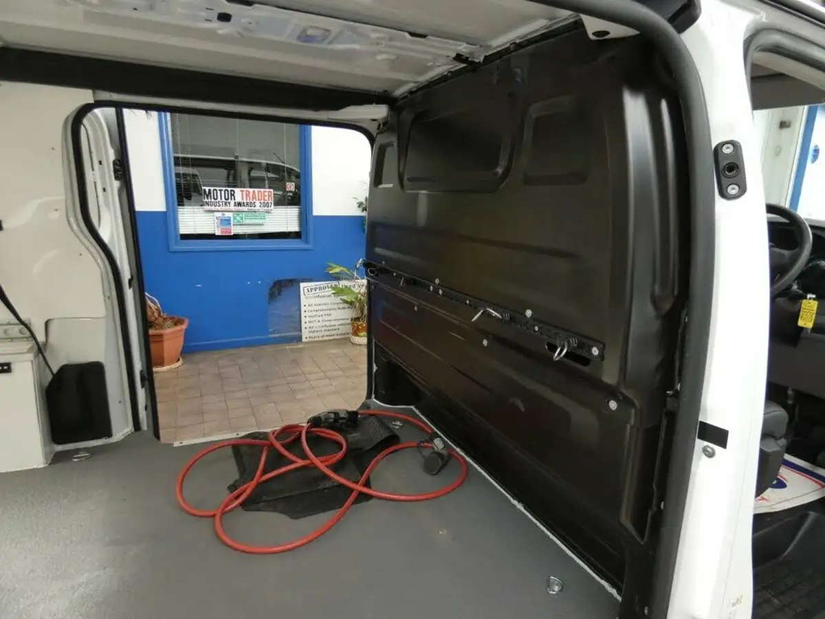 2021-vauxhall-vivaro-big-49