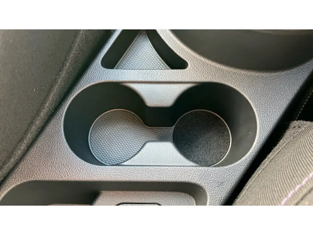 2024-hyundai-i10-12-premium-79ps-big-30