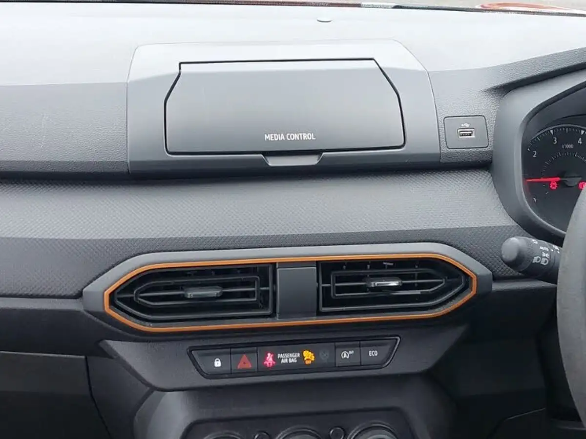 2021-dacia-sandero-stepway-10-tce-essential-90bhp-big-10