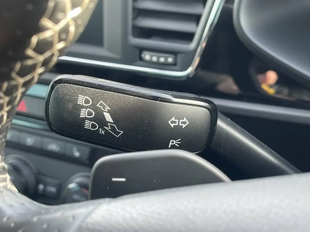 2020-seat-leon-20-tsi-cupra-lux-big-15