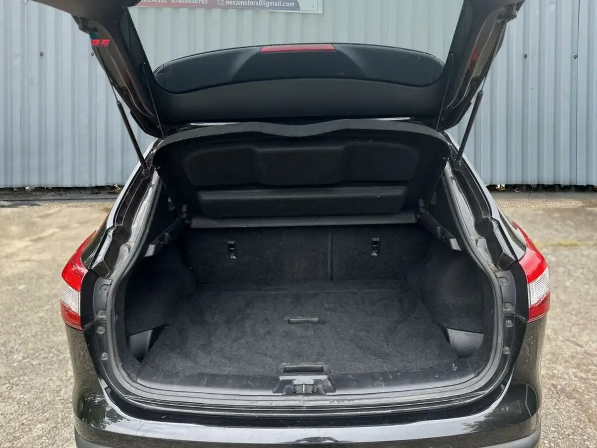 2015-nissan-qashqai-12-n-tec-big-19