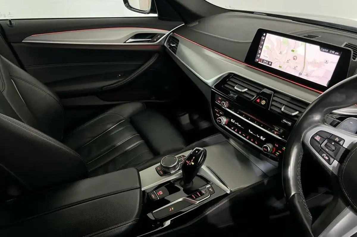 2018-bmw-5-series-20-520i-m-sport-ss-saloon-4d-big-28