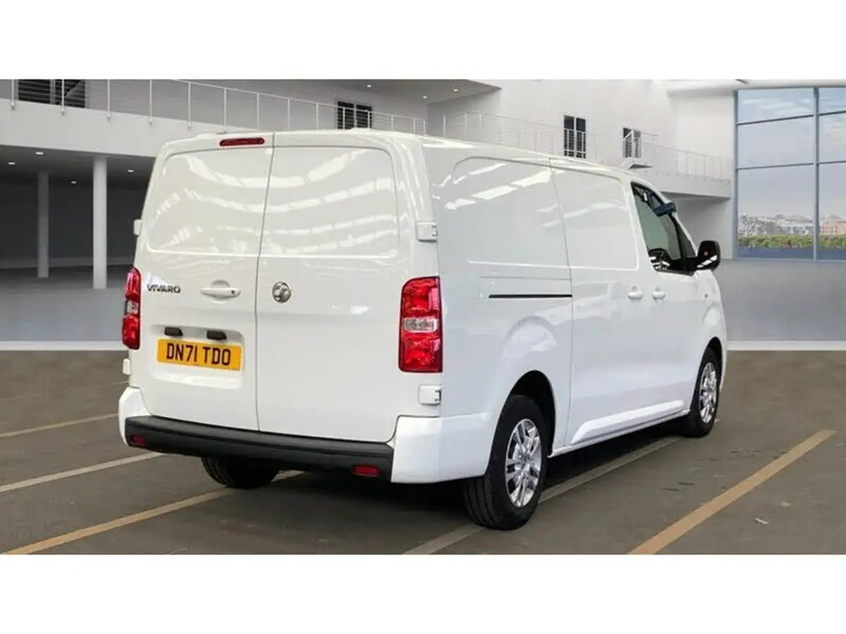 2022-vauxhall-vivaro-15td-2900-l2h1-sportive-big-3